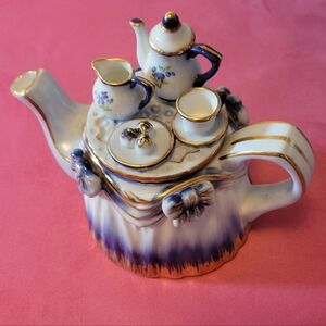 Porcelian Teapot With Miniture Coffee Set LID